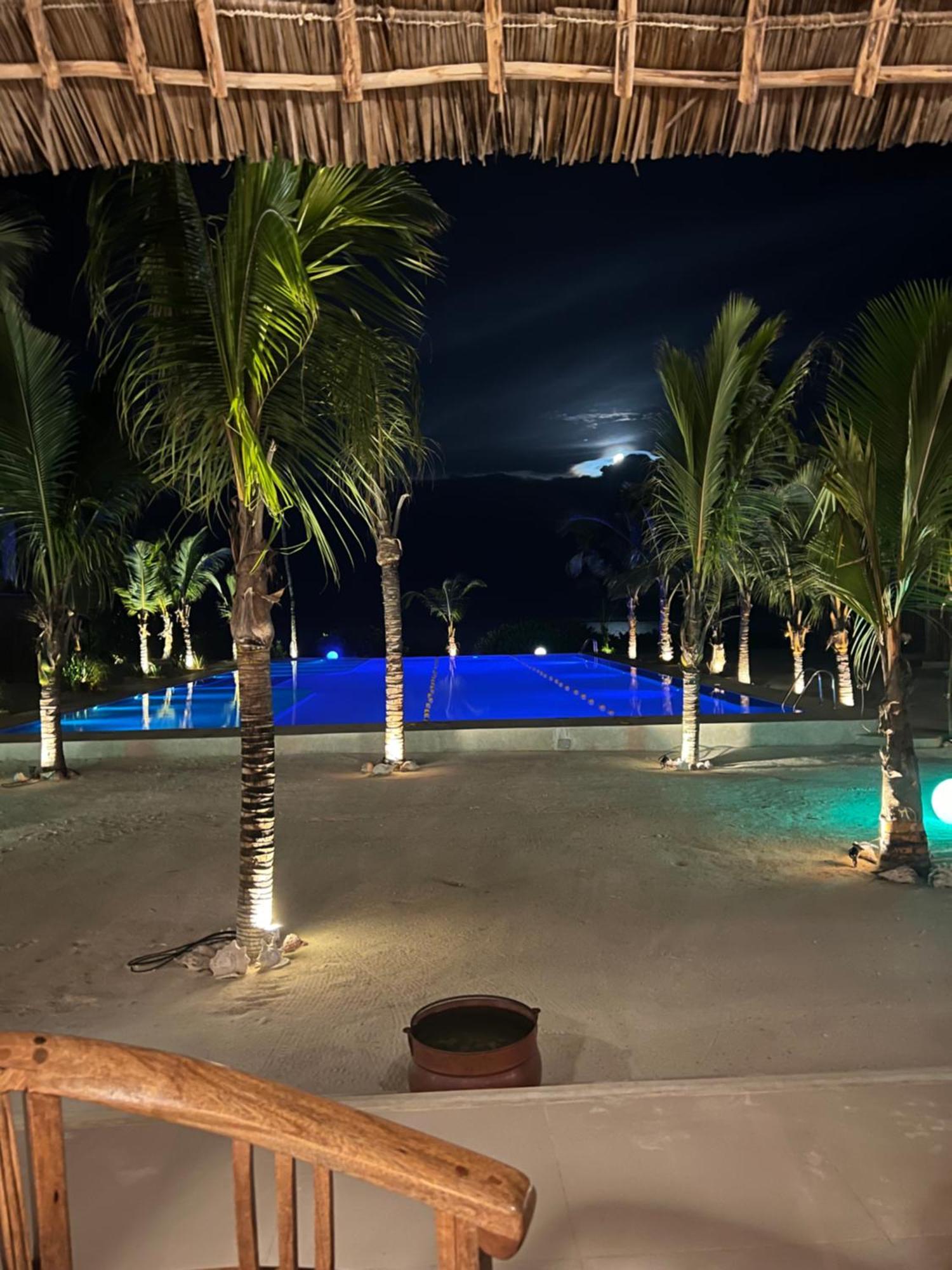 Infinity Beach Boutique Hotel & Spa มาเทมวu ภายนอก รูปภาพ