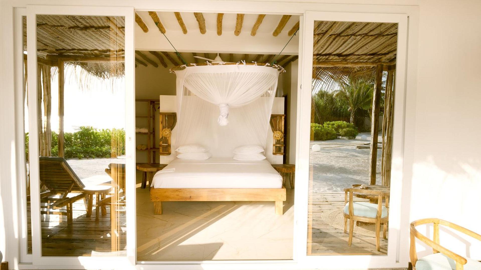 Infinity Beach Boutique Hotel & Spa มาเทมวu ภายนอก รูปภาพ