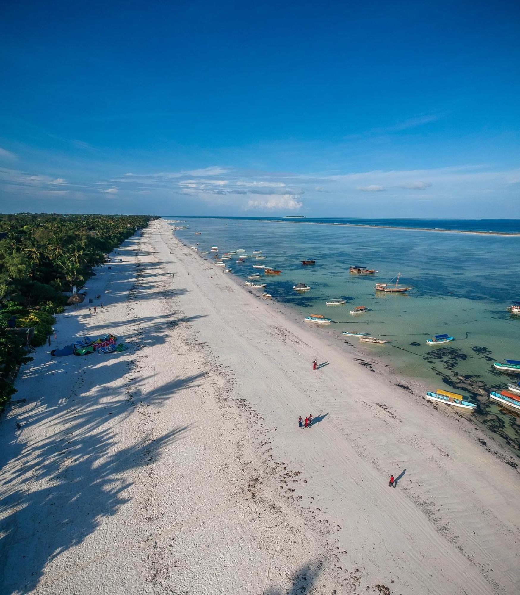 Infinity Beach Boutique Hotel & Spa มาเทมวu ภายนอก รูปภาพ
